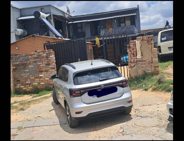 12 BEDROOM HOUSE FOR SALE IN ALEXANDRA EAST BANK